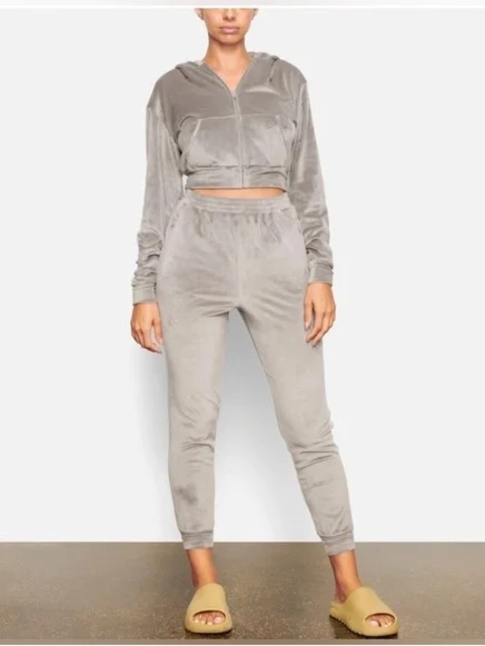 **FULL SET** SKIMS Velour High-Rise Joggers & Cropped Zip Up - SMOKE